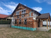 Taksony Ikerház