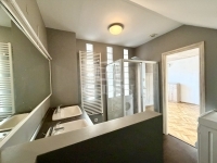 Vác Lakás (téglaépítésű)